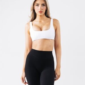 Alphalete • NWT Tenacity Olivia Sculpt Bra Women's White Sports Bra white